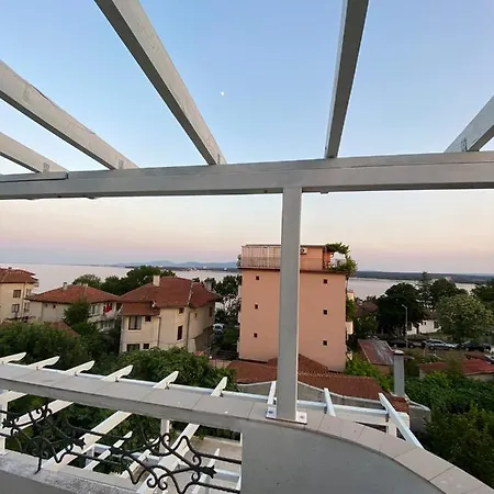 Lilia 2 Family מלון