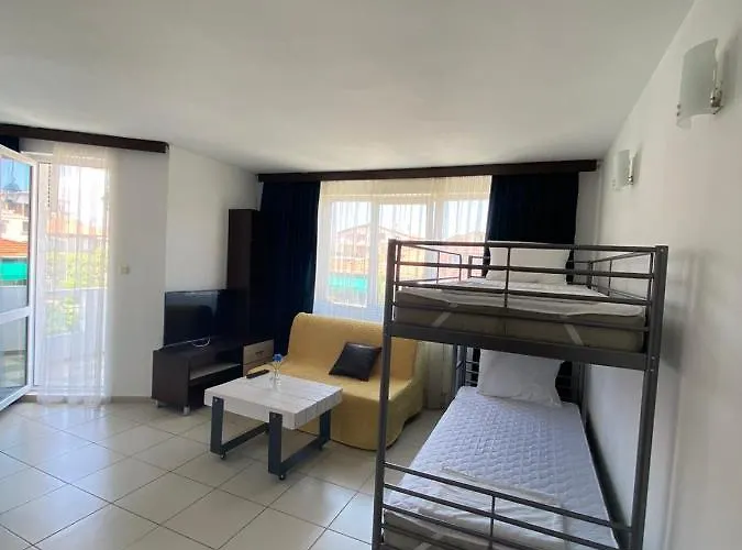 Lilia 2 Family Hotel