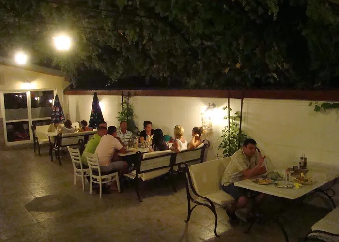 Lilia 2 Family Hotel