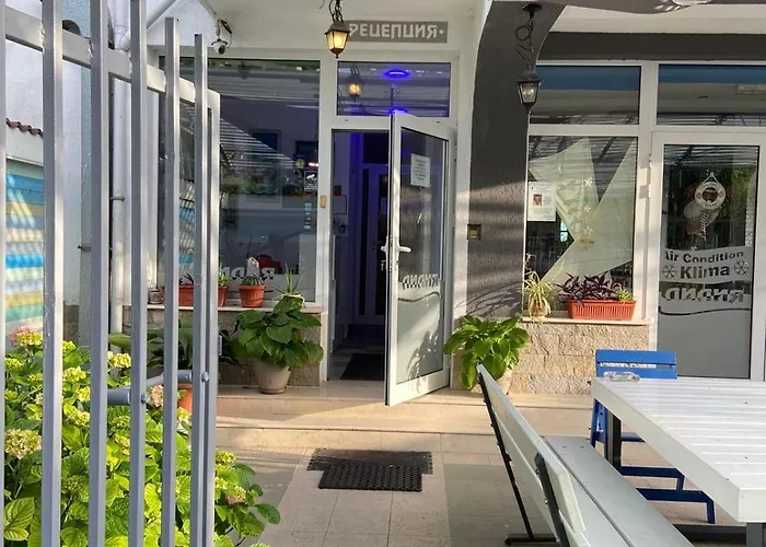 Lilia 2 Family Hotel