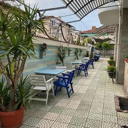 Lilia 2 Family Hotel 2*