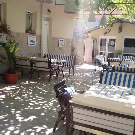 Lilia 2 Family Hotel