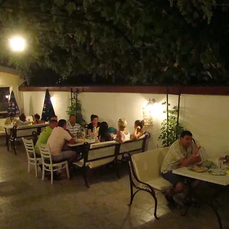 Lilia 2 Family Hotel