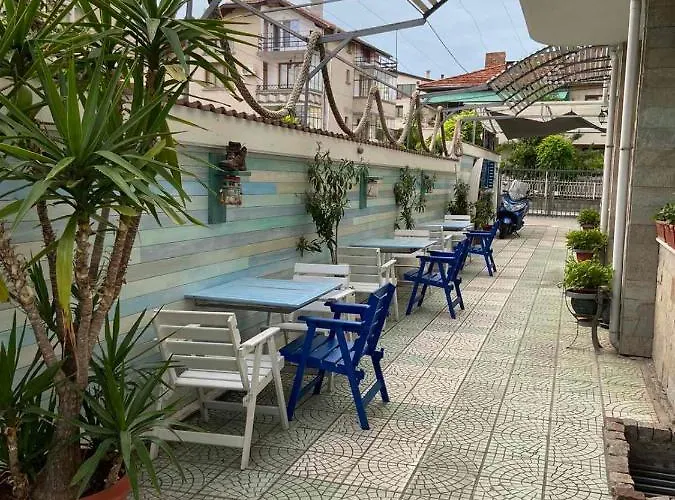 Lilia 2 Family Hotel 2*